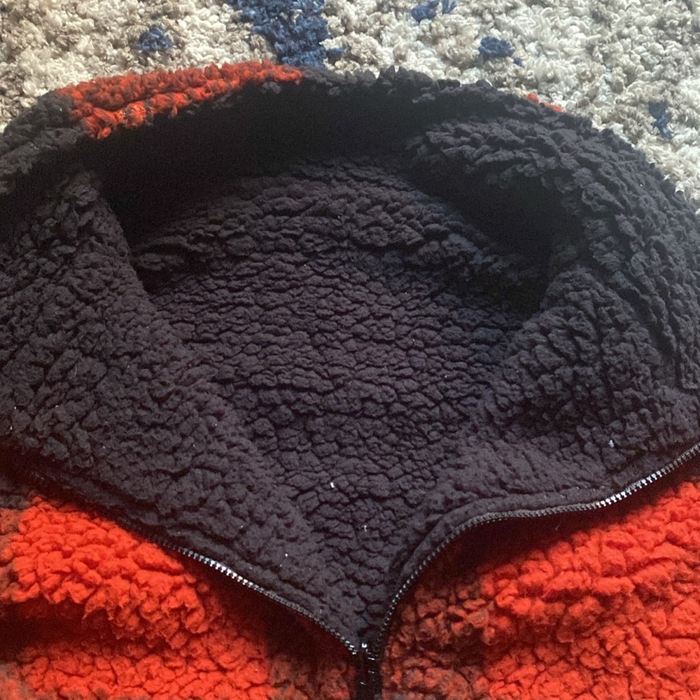 Buffbunny Reversible Cropped Pull Over - image 2